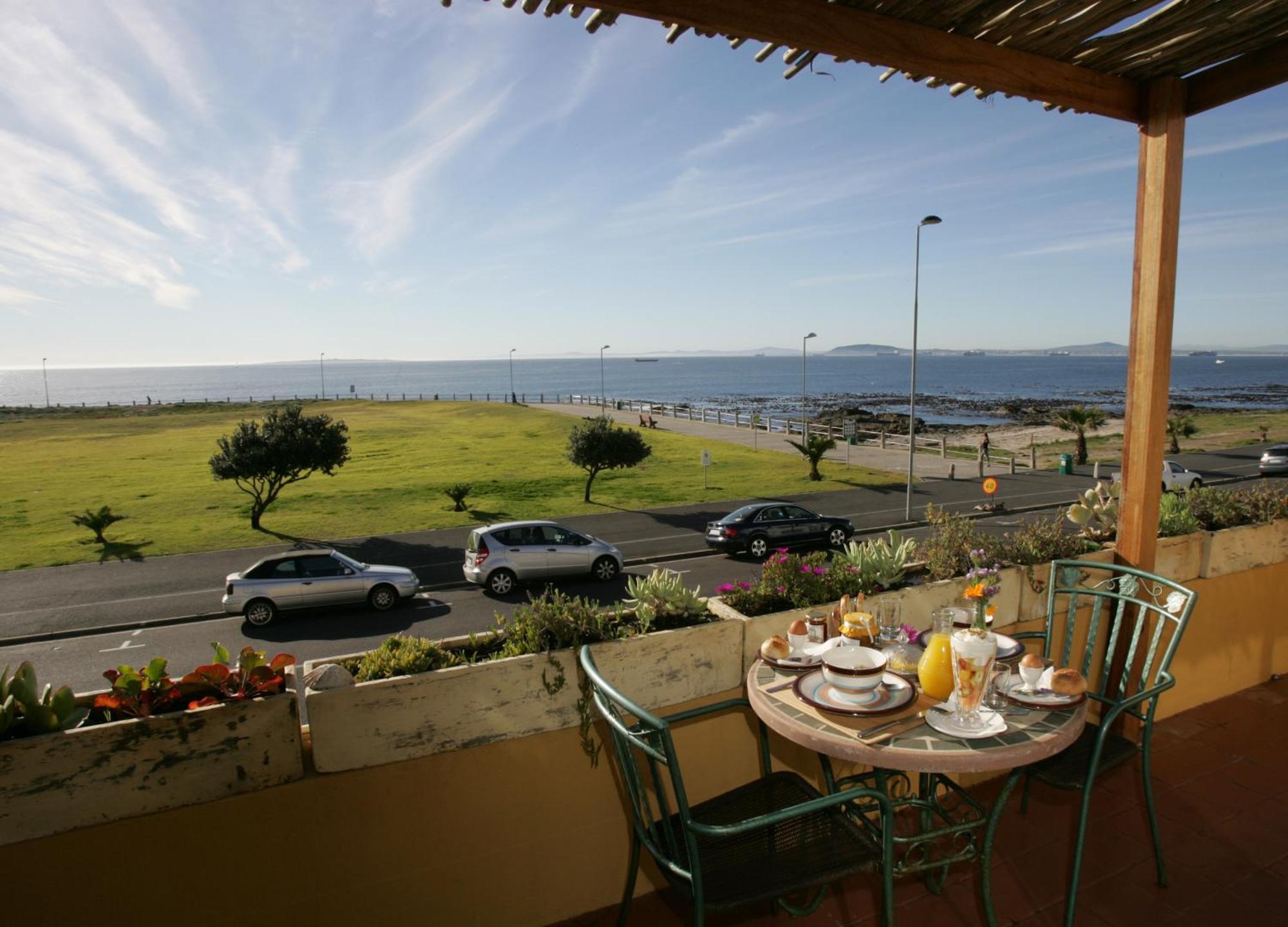 Dolphin Inn Guesthouse Kaapstad Buitenkant foto